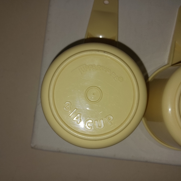 Tupperware Pale Yellow Measuring Cups - Vintage, EUC - Picture 3 of 8